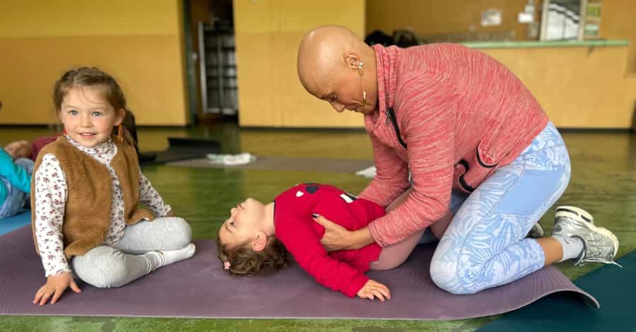 yoga enfants age bienfaits pratiques 3