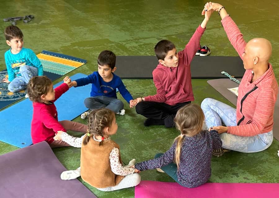 yoga enfants age bienfaits pratiques 7