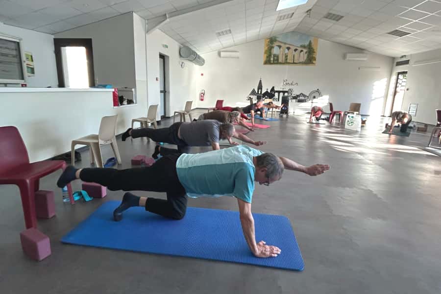 yoga sur chaise cours collectif auch gers 1