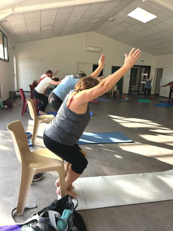 yoga sur chaise cours collectif auch gers 2