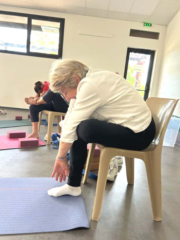 yoga sur chaise cours collectif auch gers 7