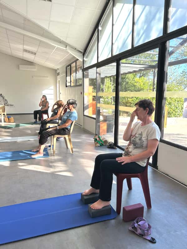 yoga sur chaise cours collectif auch gers 8